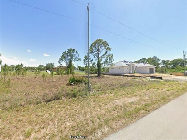 816 Runble ST E, LEHIGH ACRES, FL 33974