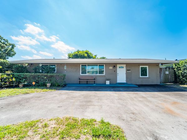 8800 NW 15TH Street, Pembroke Pines, FL 33024