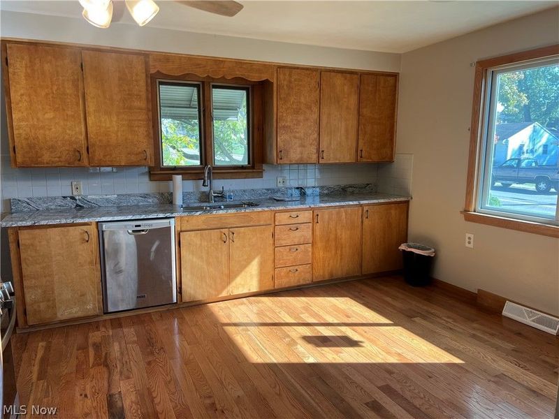 554 E Taggart Street, East Palestine, OH 44413 Photo 9