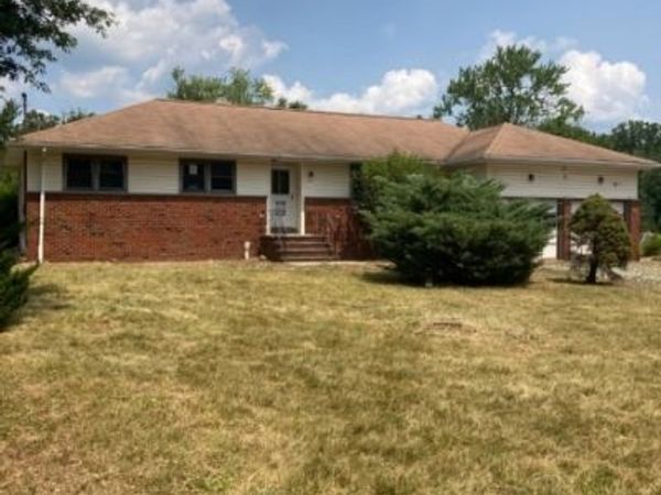 11 Lower Oak Grove Rd, Kingwood, NJ 08825