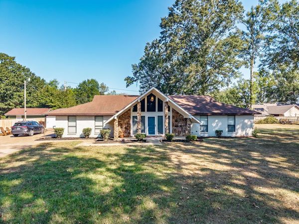 174 Nash Drive, Grenada, MS 38901