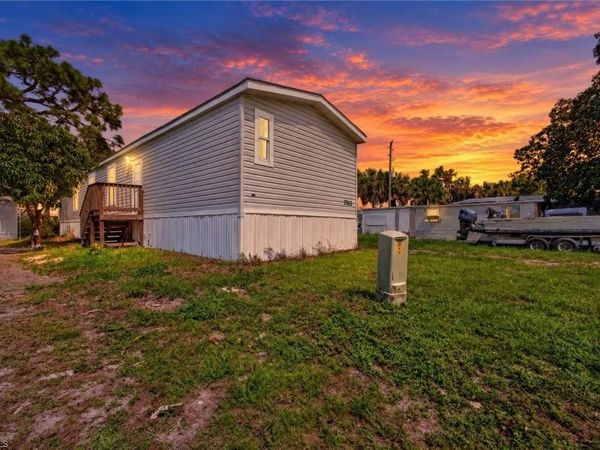 3762 Unique CIR , FORT MYERS, FL 33908