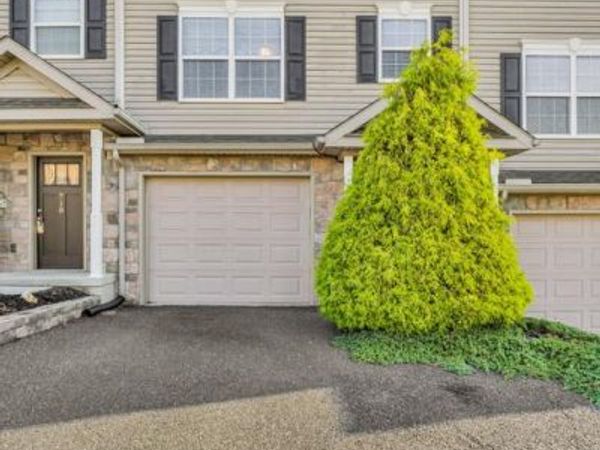 722 GREGS DRIVE , HARRISBURG, PA 17111
