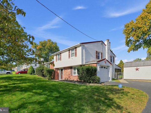 27 N MARMIC DRIVE, SOUTHAMPTON, PA 18966