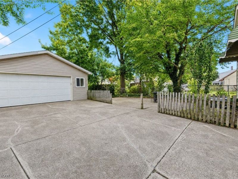 20430 Tracy Avenue, Euclid, OH 44123 Photo 31