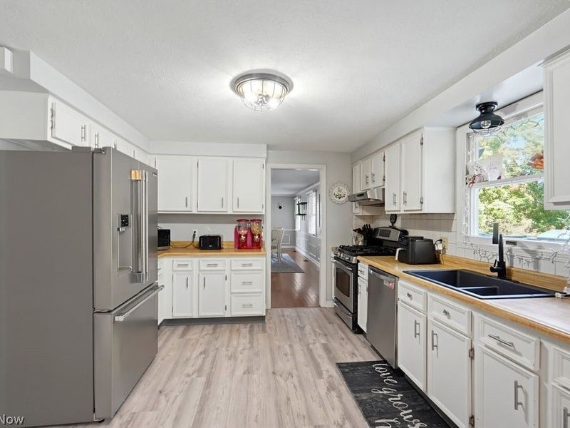 1047 Berkshire Drive, Macedonia, OH 44056 Photo 7