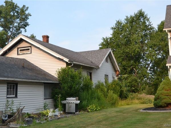 3 Washington Avenue , Orchard Park, NY 14127