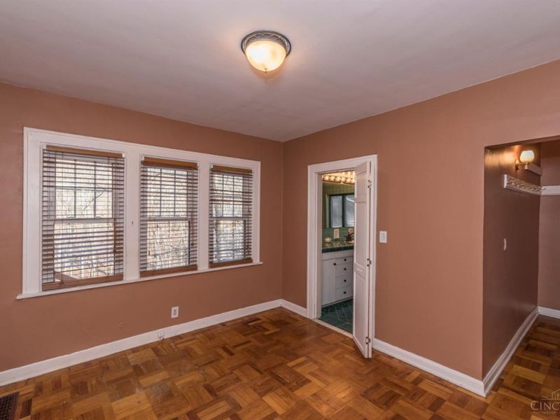 503 McAlpin Avenue, Cincinnati, OH 45220 Photo 9