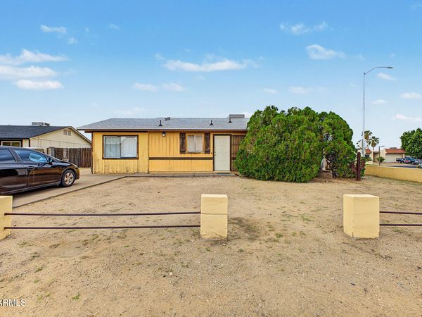 1860 N REVOLTA Circle, Mesa, AZ 85207