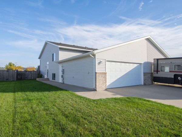 964 41st Avenue W, West Fargo, ND 58078