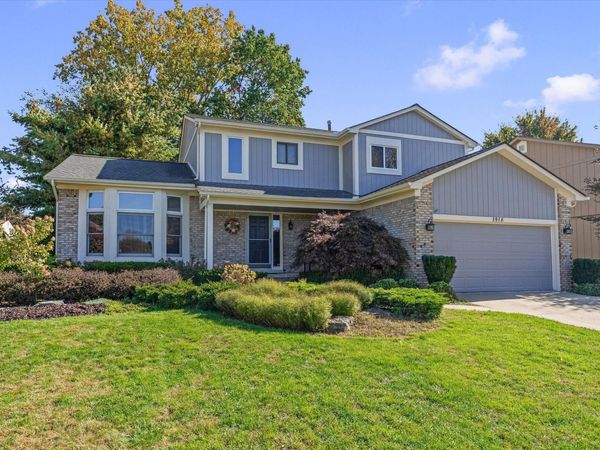 1918 Grasmere Lane, Wixom, MI 48393