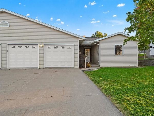 610 E. Main St. , Epworth, IA 52045