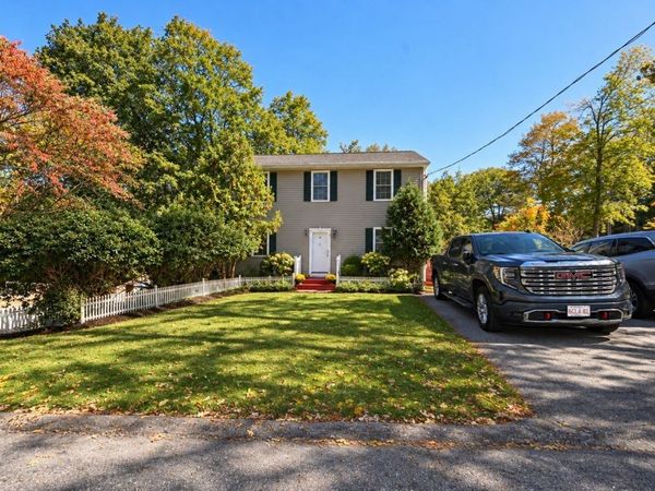 10 Watch St, Leicester, MA 01542