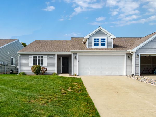 1010 W Villas Drive, Vicksburg, MI 49097