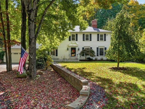 38158 Dodds Hill Drive, Willoughby Hills, OH 44094