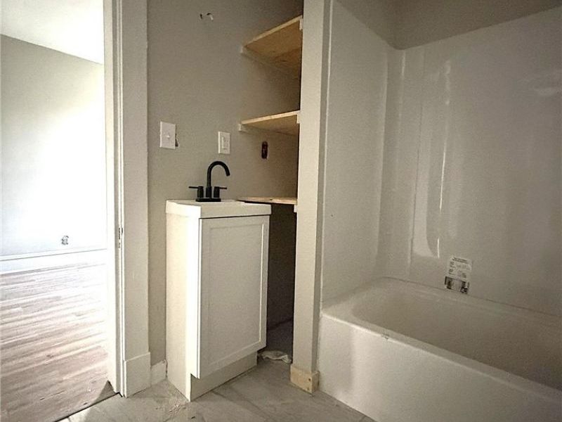 791 E 100th Street, Cleveland, OH 44108 Photo 13