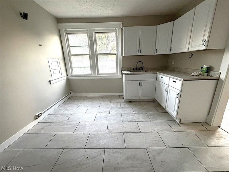 791 E 100th Street, Cleveland, OH 44108 Photo 6