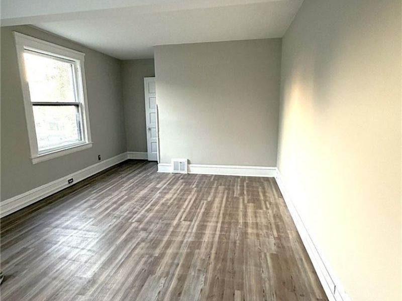 791 E 100th Street, Cleveland, OH 44108 Photo 8