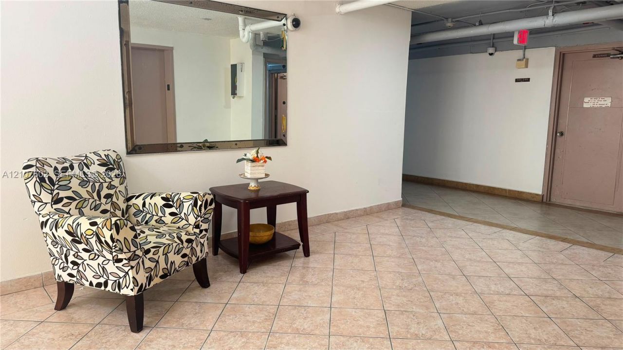 210 172nd St, Unit 542, Sunny Isles Beach, FL 33160 Photo