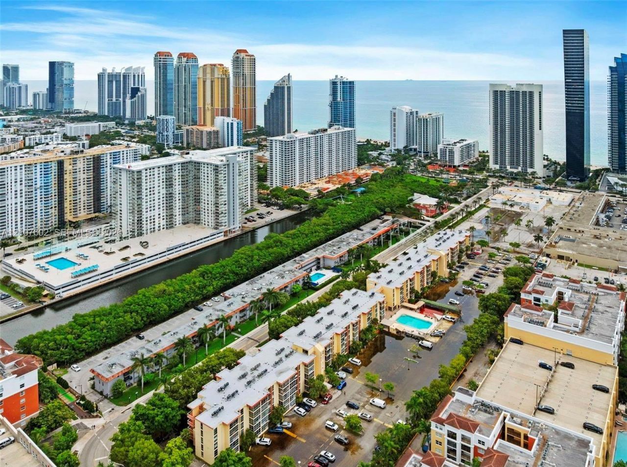 210 172nd St, Unit 542, Sunny Isles Beach, FL 33160 Photo