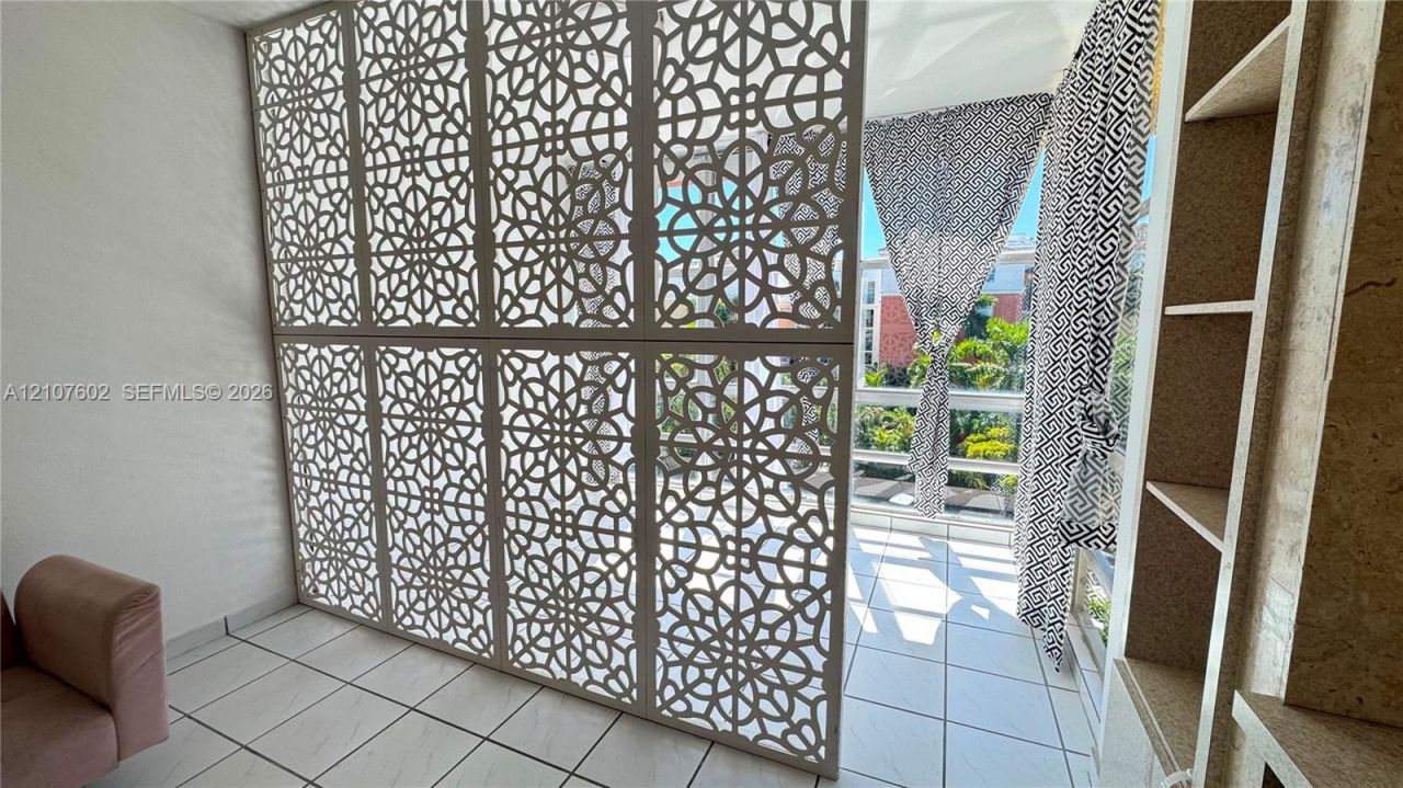 210 172nd St, Unit 542, Sunny Isles Beach, FL 33160 Photo