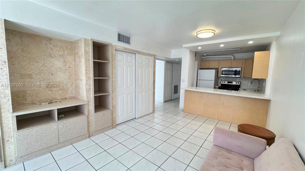 210 172nd St, Unit 542, Sunny Isles Beach, FL 33160 Photo