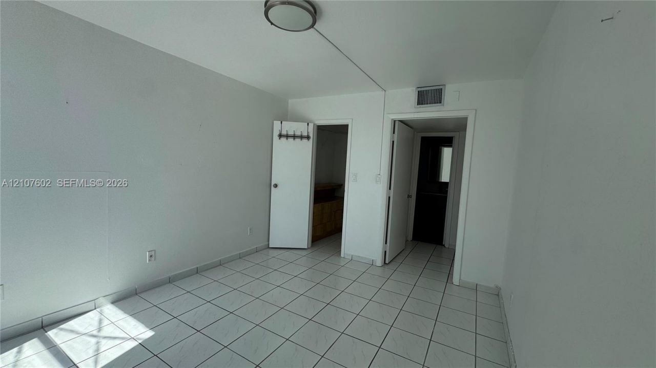 210 172nd St, Unit 542, Sunny Isles Beach, FL 33160 Photo