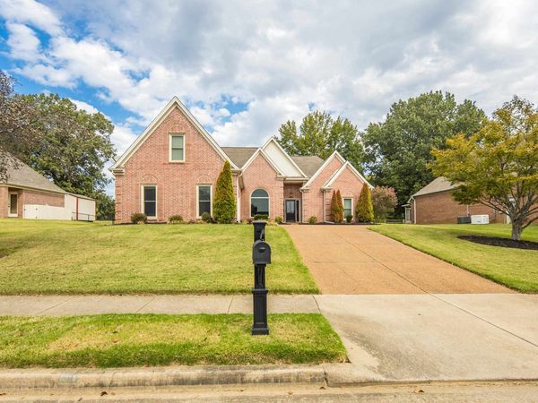 6078 DAYBREAK DR, Bartlett, TN 38135