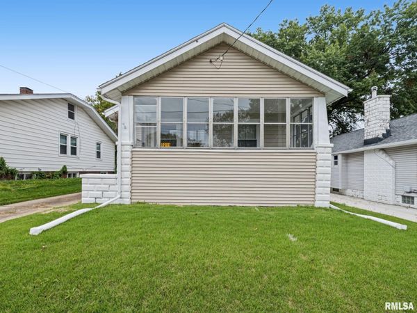 1211 W HANSSLER Place, Peoria, IL 61604