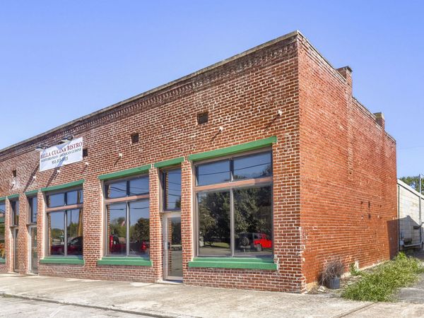 230 Tennessee Ave S, Cowan, TN 37318
