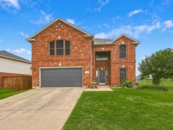 200 Ellicott Drive, Roanoke, TX 76262