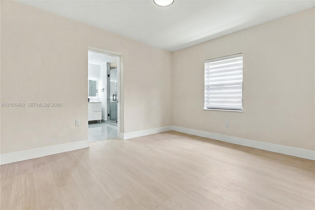 4606 SW 1st St , Miami, FL 33134 Photo