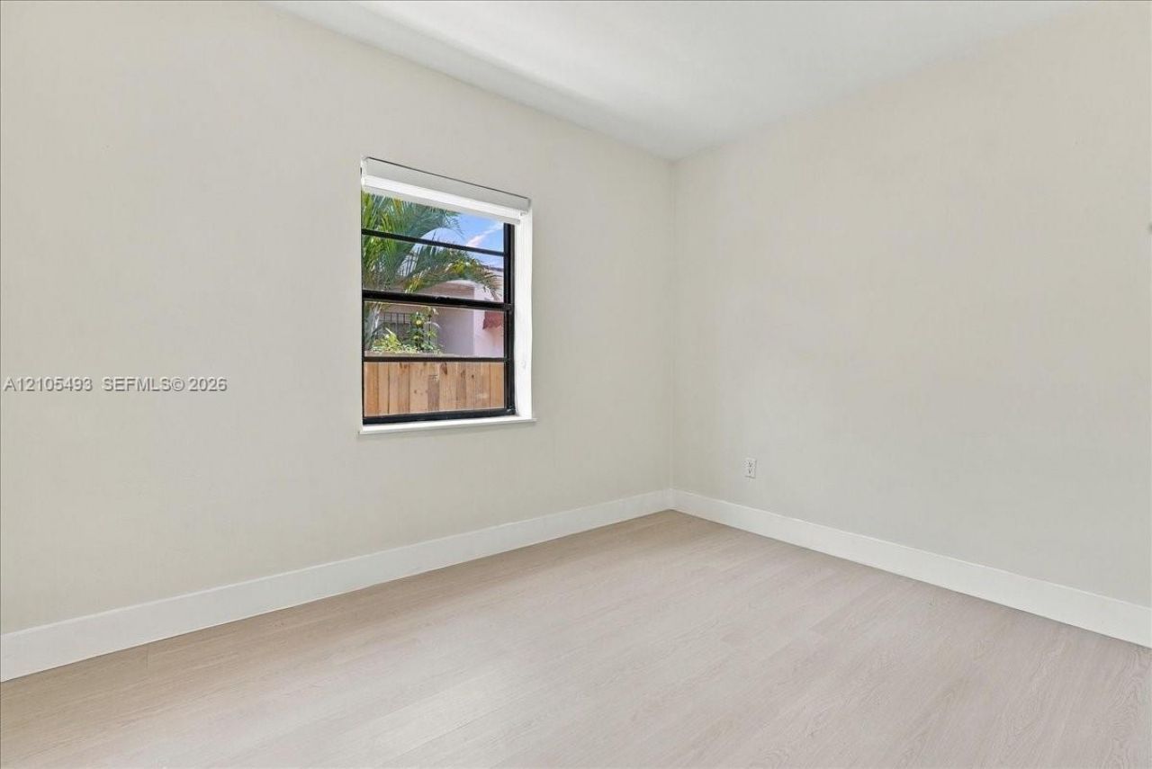 4606 SW 1st St , Miami, FL 33134 Photo