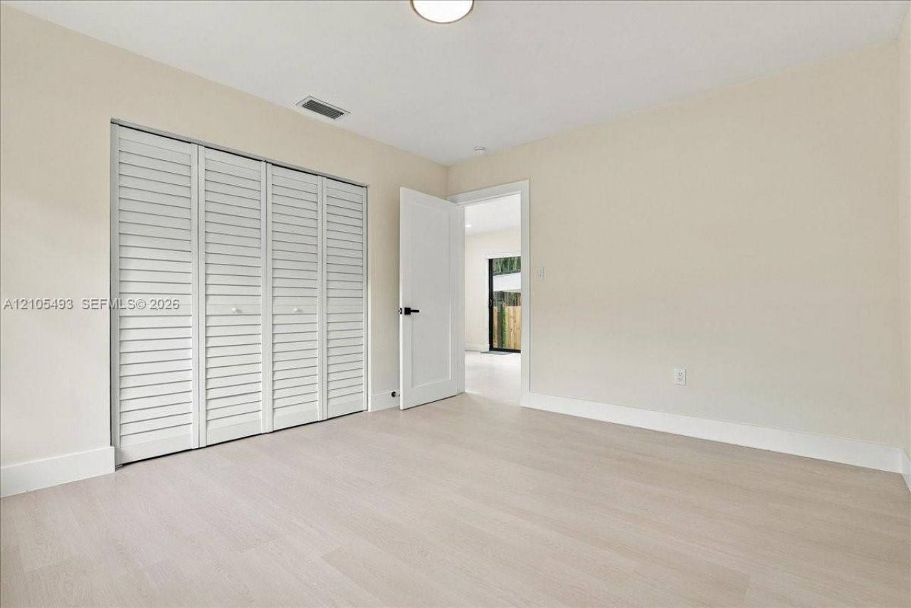 4606 SW 1st St , Miami, FL 33134 Photo