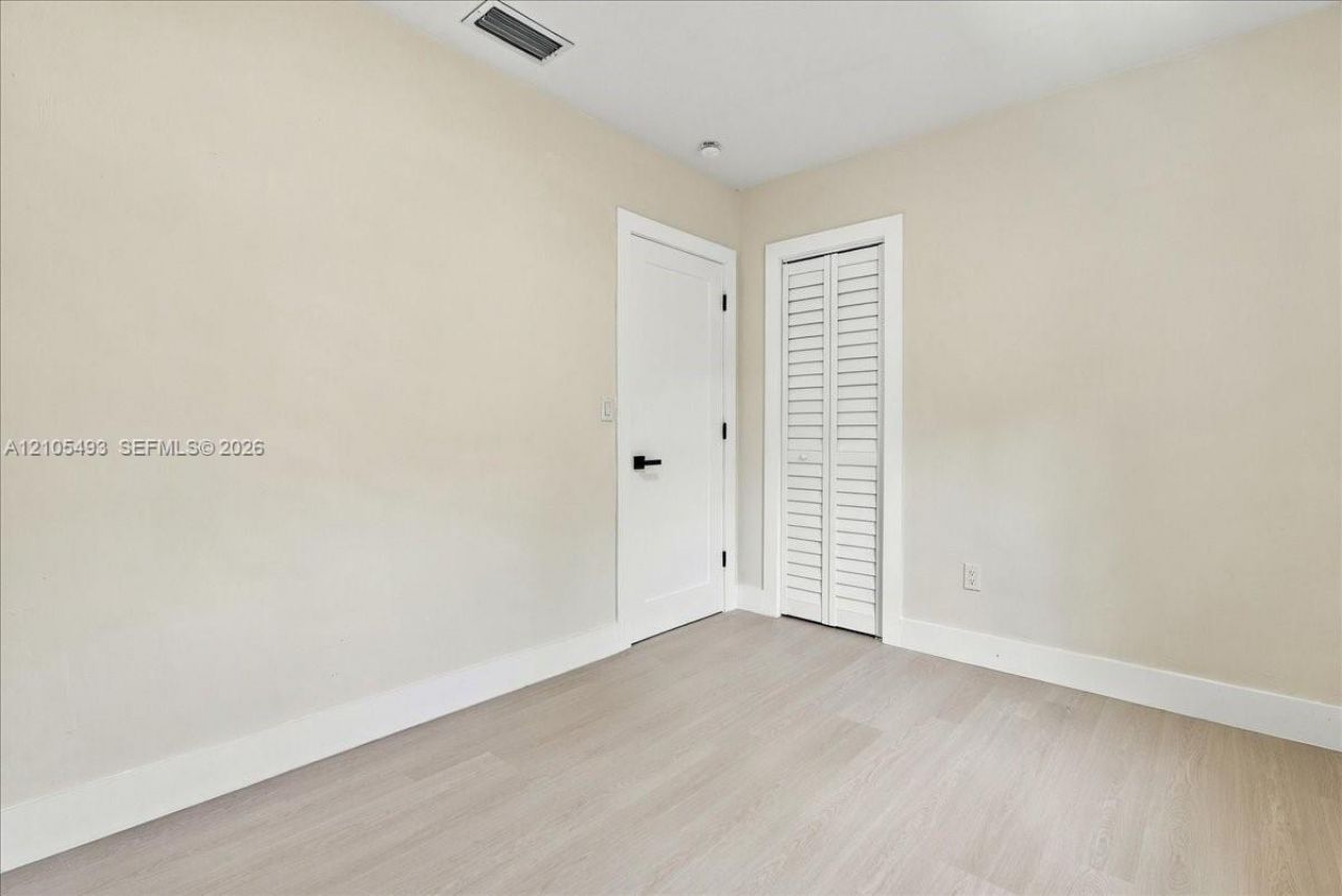 4606 SW 1st St , Miami, FL 33134 Photo