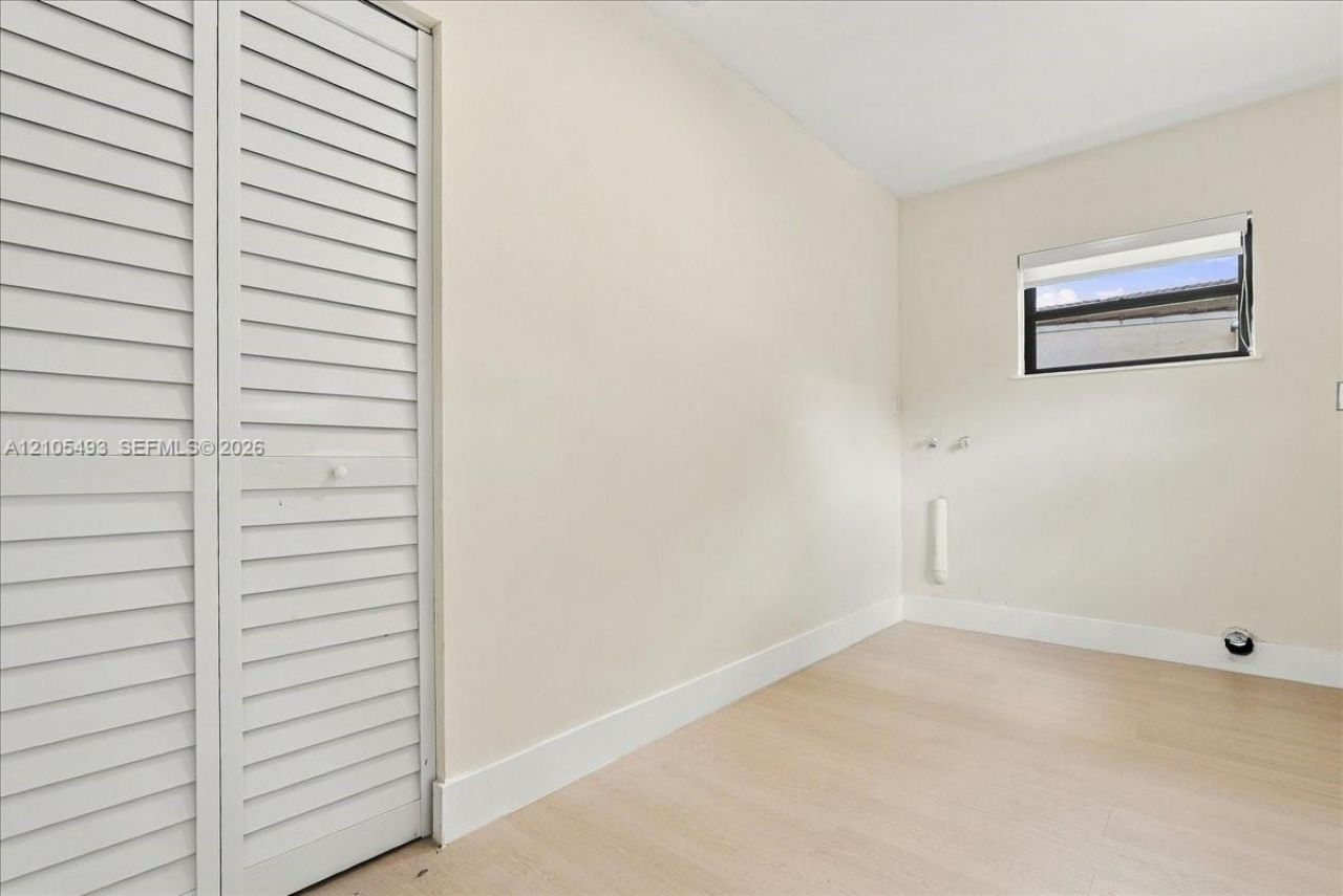 4606 SW 1st St , Miami, FL 33134 Photo