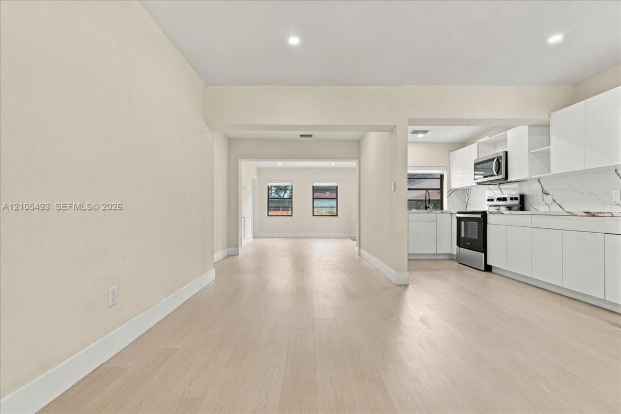4606 SW 1st St , Miami, FL 33134 Photo