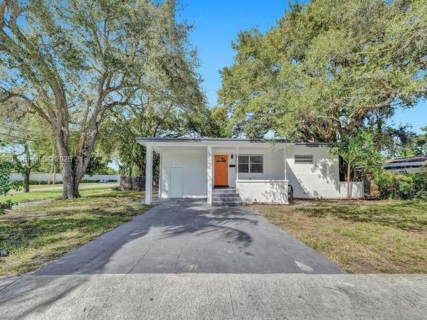 1801 NE 154th St , North Miami Beach, FL 33162