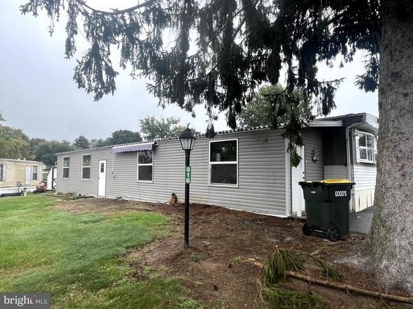 816 MARLETTE CIRCLE , MOUNT WOLF, PA 17347