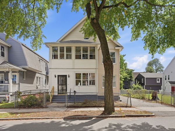 35-37 Acorn St, Springfield, MA 01109