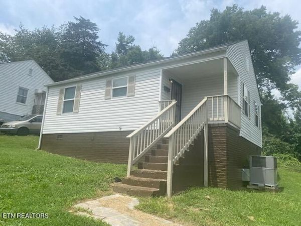 2001 Amanda Court, Knoxville, TN 37915