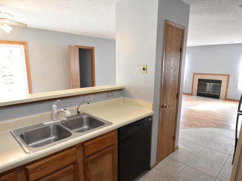 3693 Charlemonte Way, Unit 4, Canal Winchester, OH 43110 Photo 12