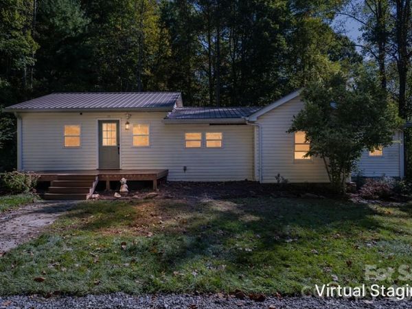 89 Sayles Town Road, Fairview, NC 28730