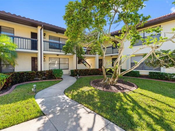 413 HAMMOCK PINE BOULEVARD , Unit 413, CLEARWATER, FL 33761
