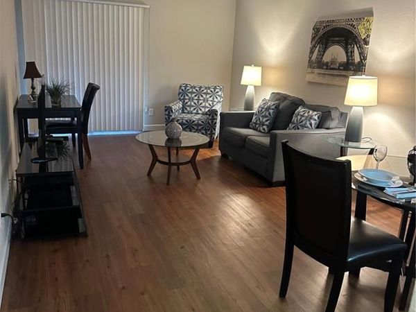 1953 Greenglen , Unit 301, St Louis, MO 63122