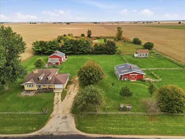1754 Brooklyn Road , Ashton, IL 61006