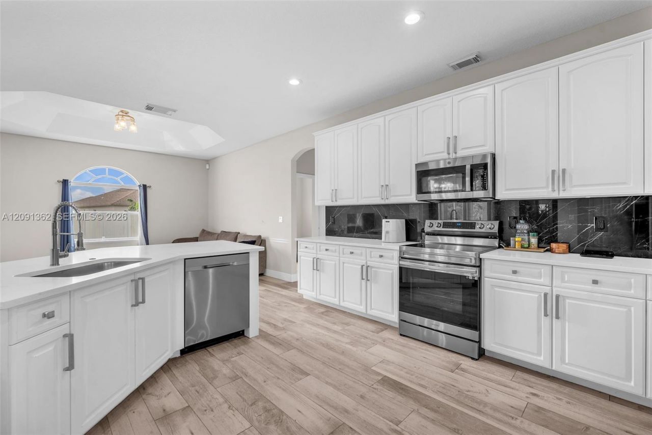 5804 NW West Dooley Cir , Port Saint Lucie, FL 34986 Photo