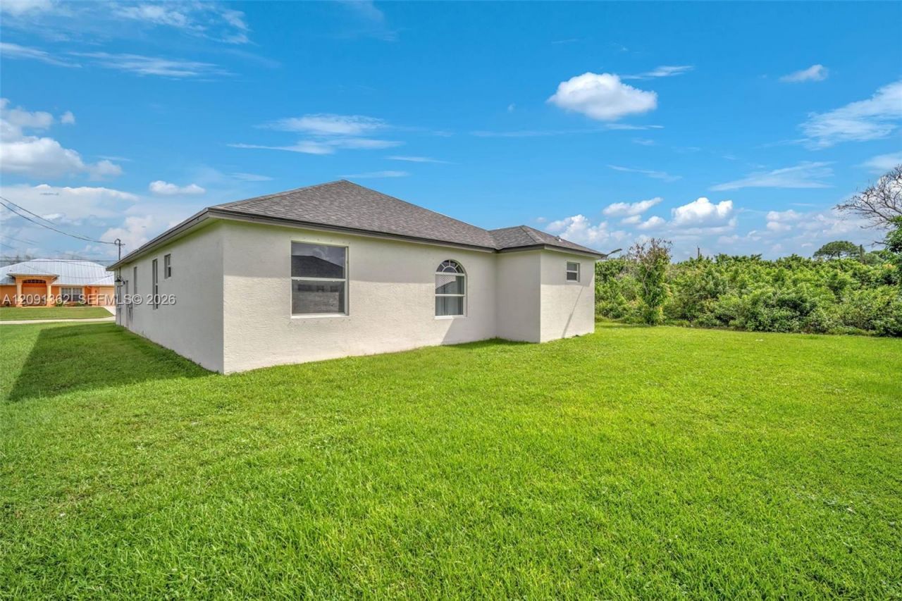 5804 NW West Dooley Cir , Port Saint Lucie, FL 34986 Photo