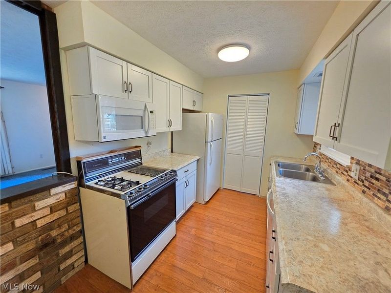 2249 Brighton Place, Madison, OH 44057 Photo 4