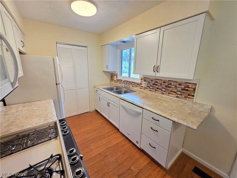 2249 Brighton Place, Madison, OH 44057 Photo 5